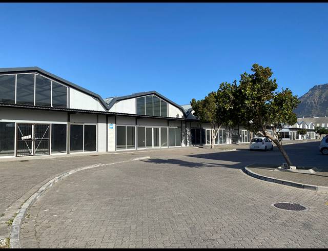 298M² RETAIL TO LET IN TOKAI